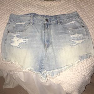 American eagle light wash ripped denim short 12